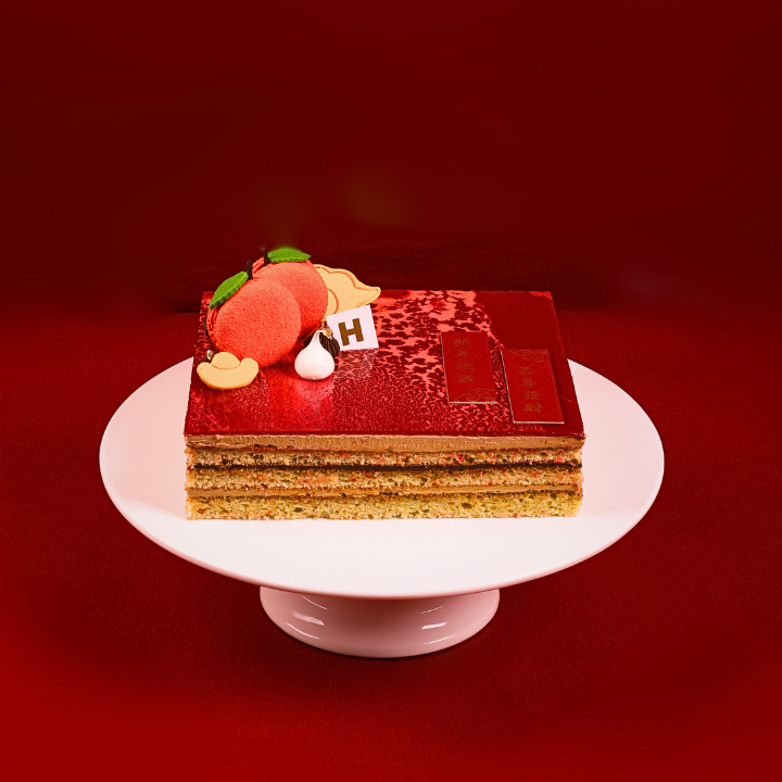 Lunar Opera Gateau